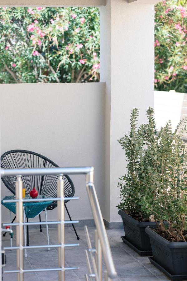 Greek Sky - New Modern Apartment With Shared Pool Tavronitis Extérieur photo