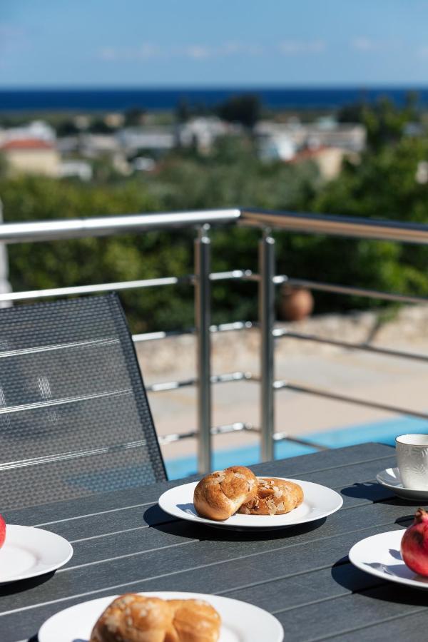 Greek Sky - New Modern Apartment With Shared Pool Tavronitis Extérieur photo