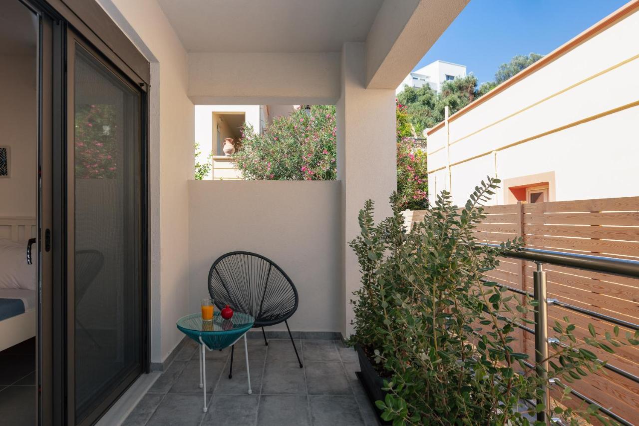 Greek Sky - New Modern Apartment With Shared Pool Tavronitis Extérieur photo